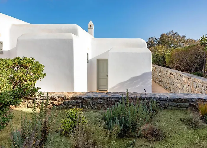 White Mykonos Agios Ioannis Diakoftis